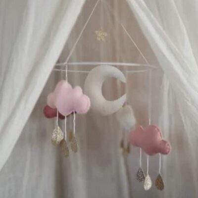 Mobile bébé lune rose