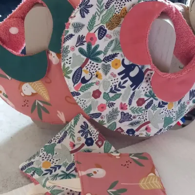 bavoir bébé fille 1er âge