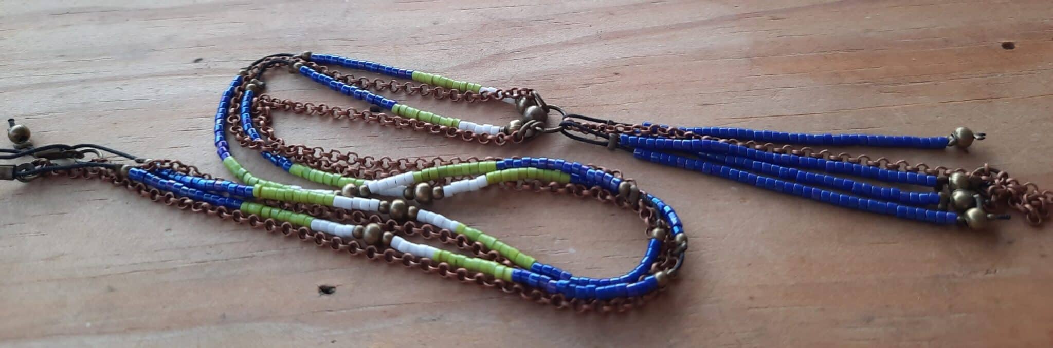 Sautoir d'inspiration Amérindienne, sautoir "Karan", double rang, perles "miyuki" et chaîne cuivre, pendentif pompon perles et chaîne cuivre – Image 3