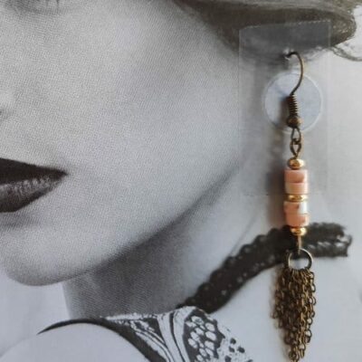 Boucles d'oreilles longues, inspiration Grecque, perles rondelles Turquoise Shoushan (saumon, blanc), pompons chaînettes bronze