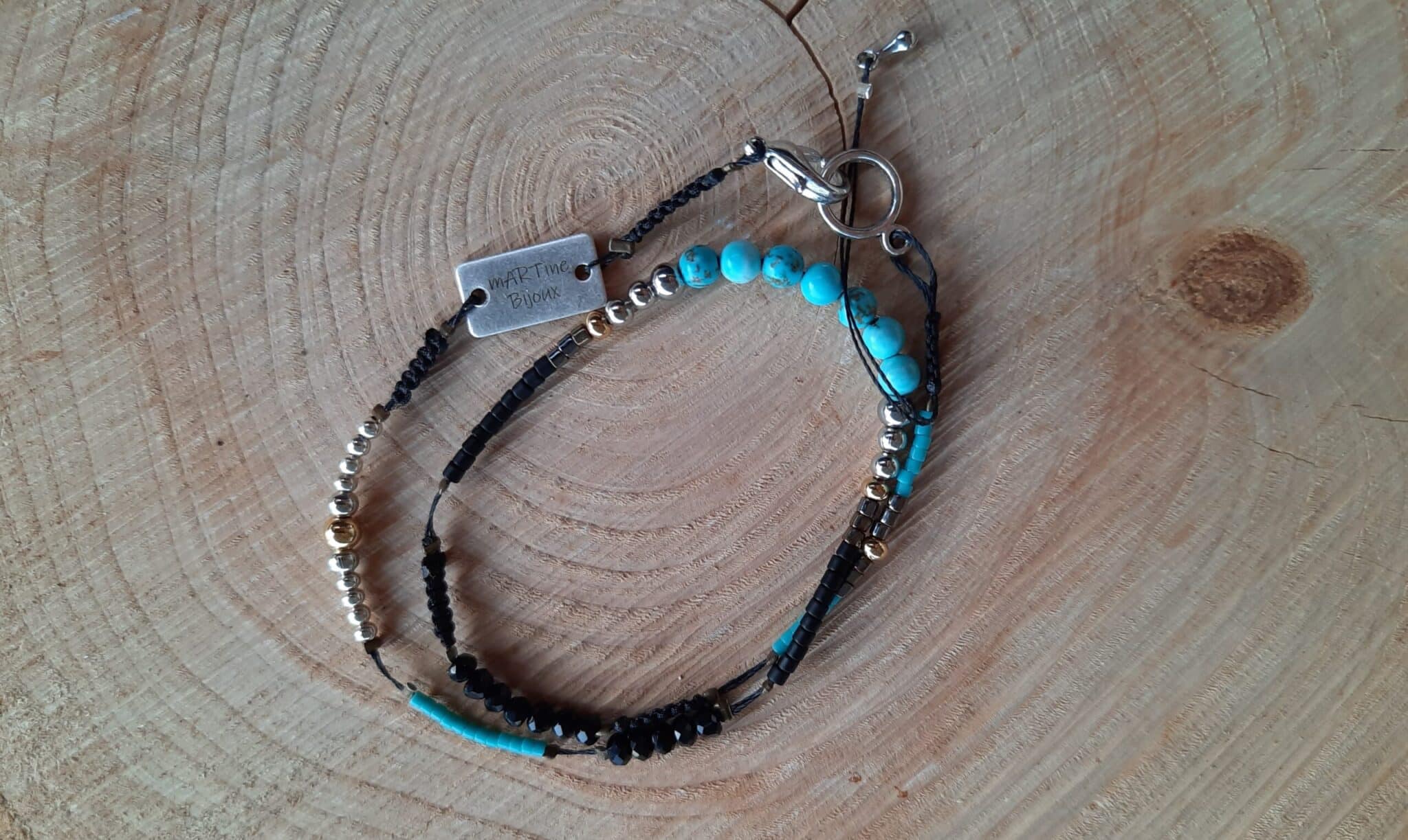 Collier ras du cou asymétrique et bracelet double rang, ajustables, perles pierre turquoise – Image 3