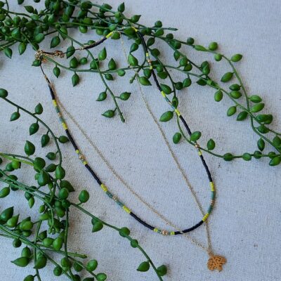 Collier ras du cou double, perles "Miyuki", chaîne et pendentif "Arbre de vie" en acier inoxydable doré