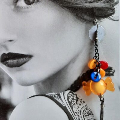 Boucles d'oreilles fantaisies, bonbons acidulés, boutons de couture, perles palets multicolores, chaînettes, tiges acier