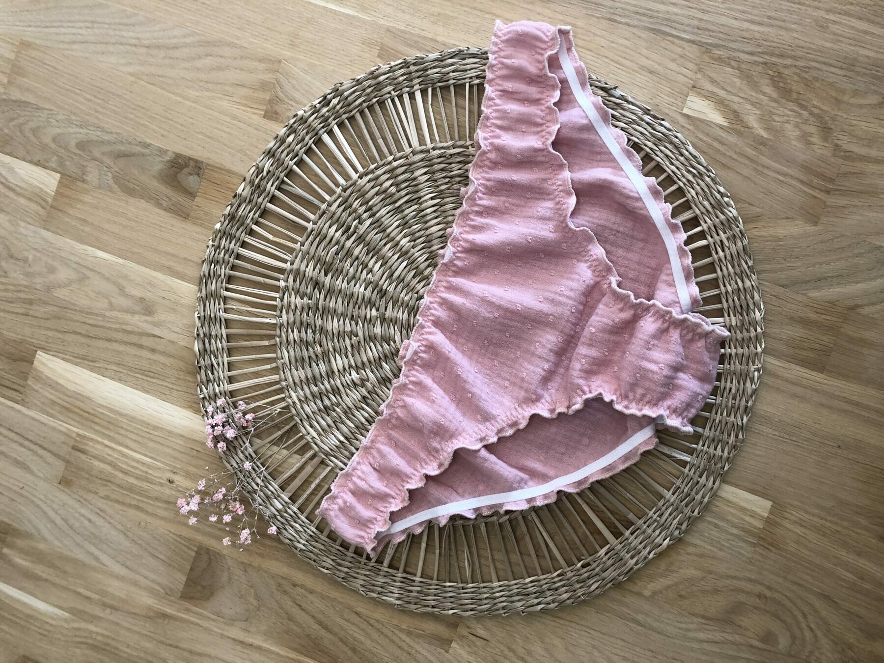Culotte froufrous rose pétale