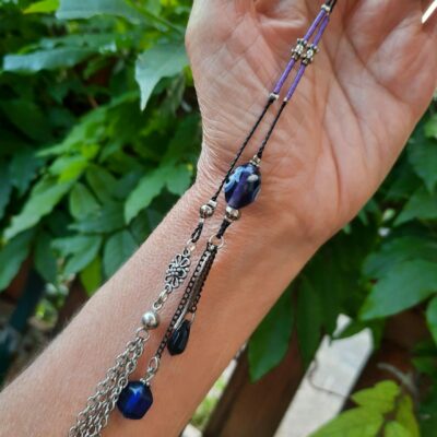 Sautoir pendentif, ajustable, fil de nylon tressé, perle "Murano" bleu nuit, breloques perles fantaisies , perles "Miyuki", pompon chaînettes métal rhodium