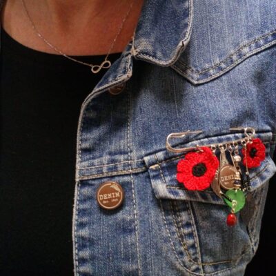 Broches "épingle" champêtres, fleurs au crochet, breloques perles fantaisies