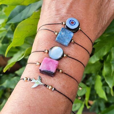 Bracelets ajustables, montés sur fil de nylon tressé, perles rondes plaqué or, perle Millefiori, oiseau argent 925, Calcite bleue, Calcite rose, nacre, Lithothérapie