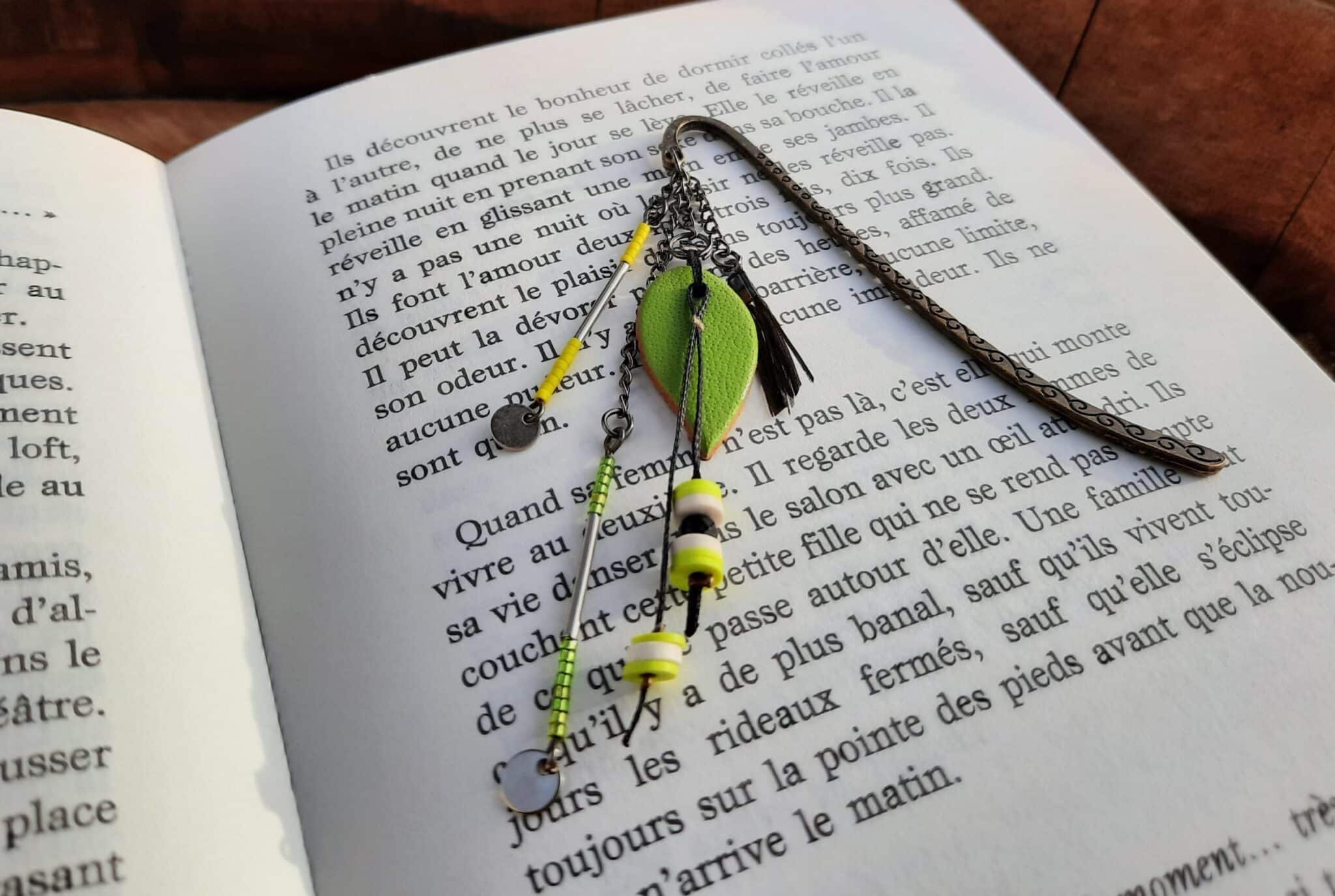 Marque-pages, breloques perles fantaisies, plumes naturelles, feuilles – Image 8