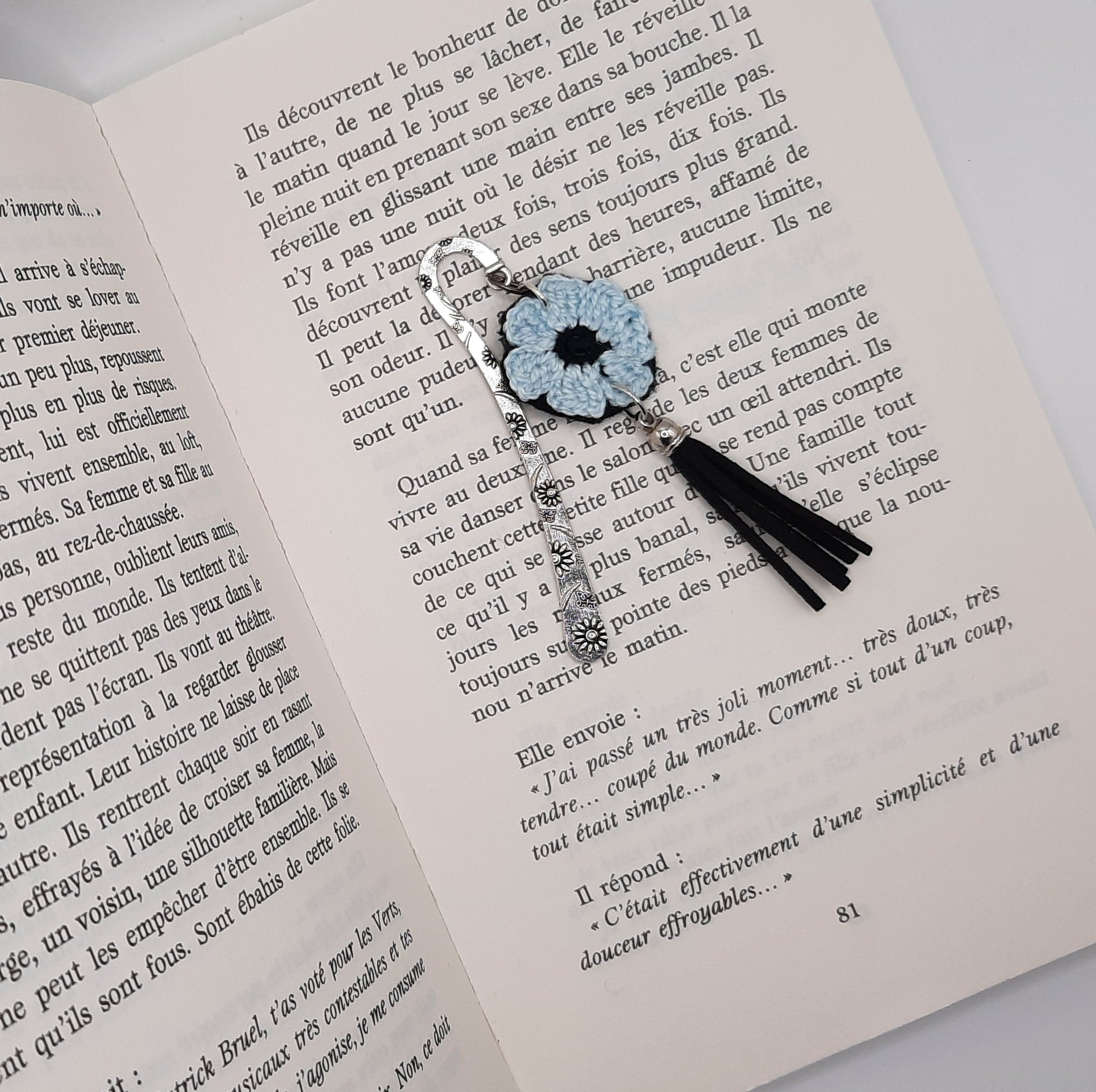 Marque-pages au choix, fleur au crochet, pompon noir feutrine – Image 4