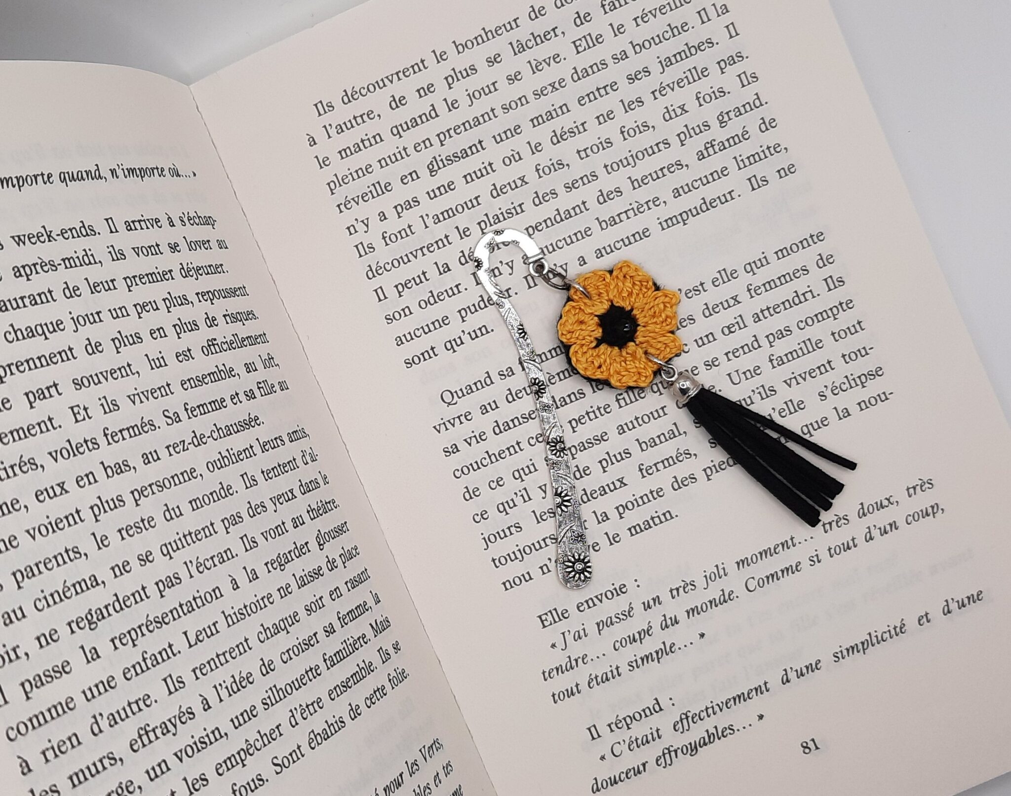 Marque-pages au choix, fleur au crochet, pompon noir feutrine – Image 6