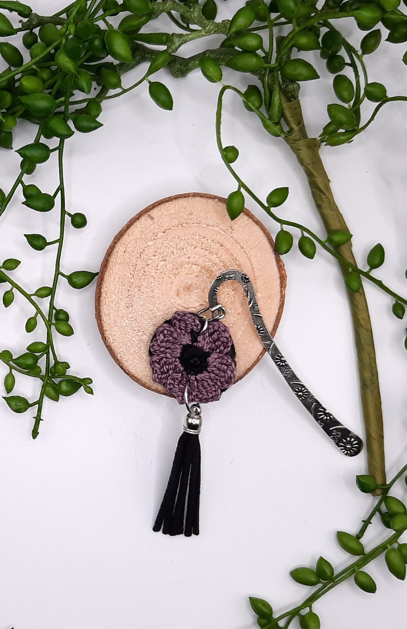 Marque-pages au choix, fleur au crochet, pompon noir feutrine – Image 11