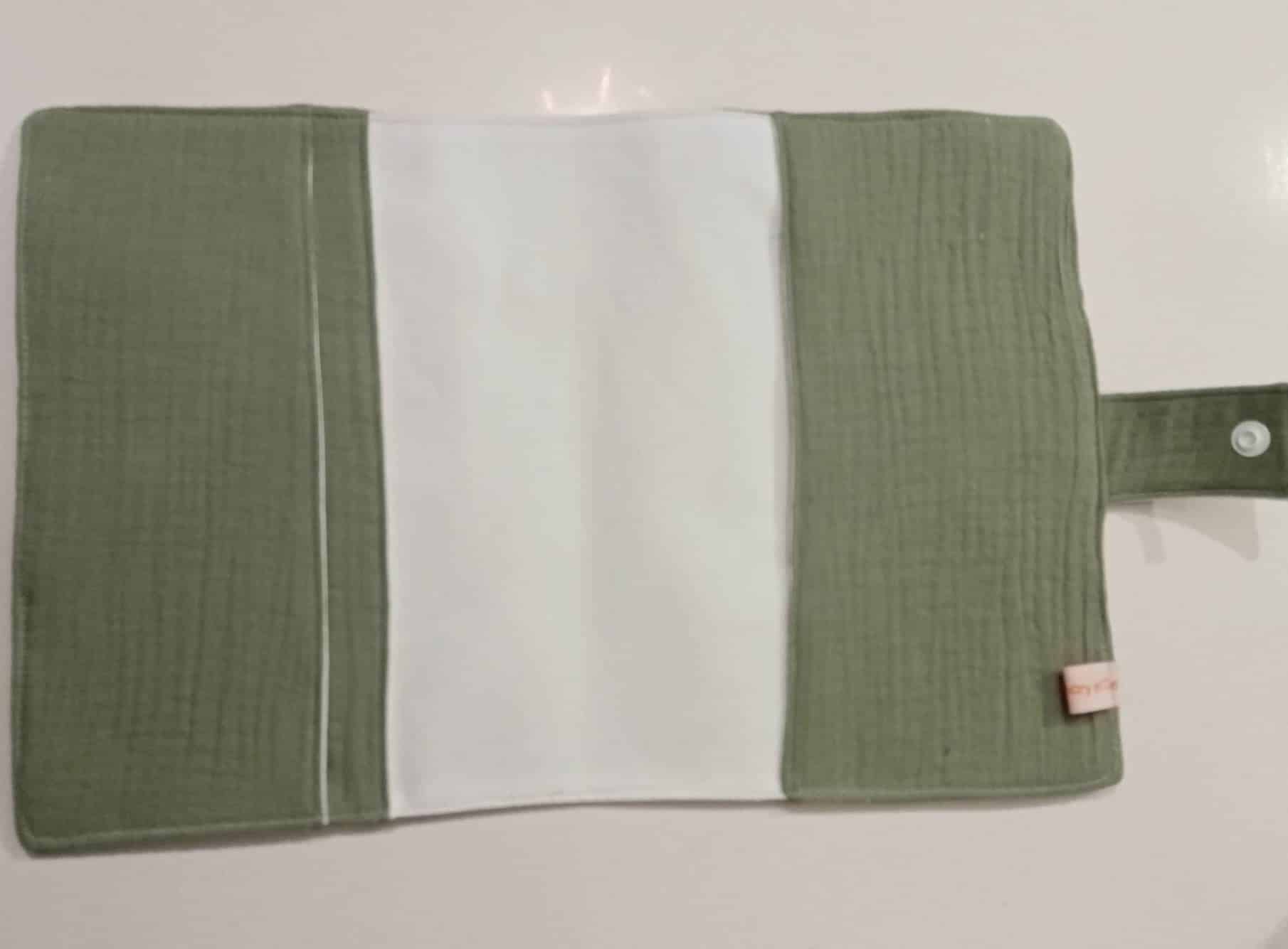 Protège carnet de santé double gaze de coton kaki – Image 2