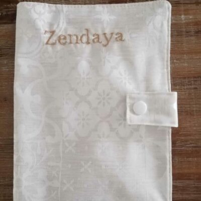 Protège carnet de santé imperméable blanc cassé