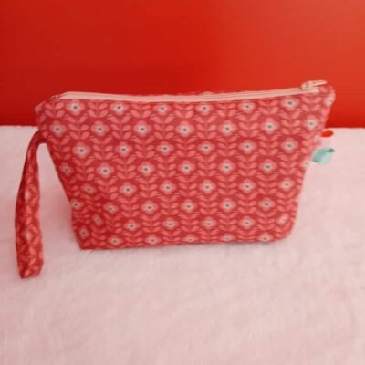 Trousse de toilette imperméable motifs Petites fleurs rouges