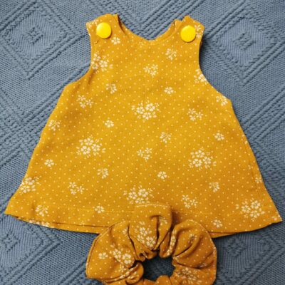 ROBE POUR POUPEE (Copie)