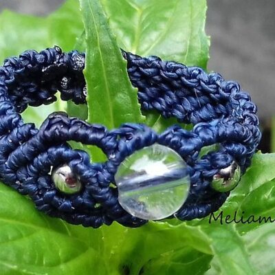 Bague en micromacramé Celia avec une perle naturelle en Cristal de Roche