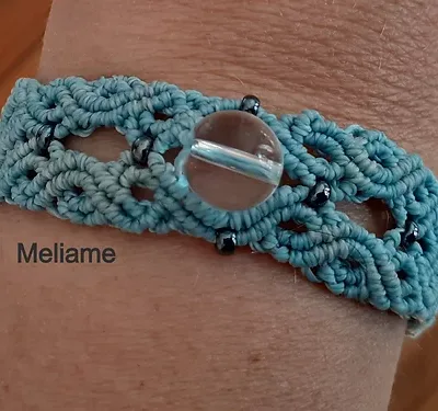 bracelet en micromacramé Beatriz avec perle naturelle cristal de roche