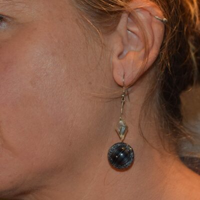 boucle d'oreille bouton