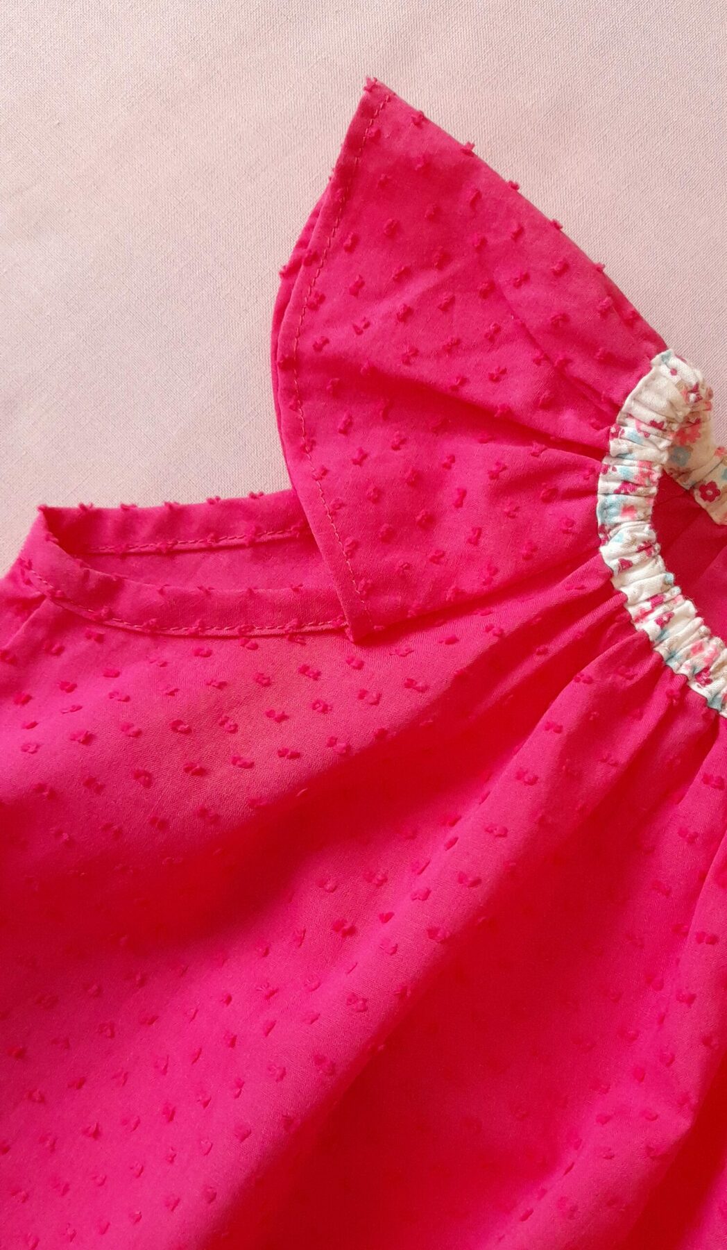 top manches papillon rose fuchsia vetement bebe