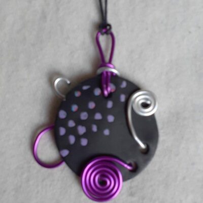 pendentif rond violet