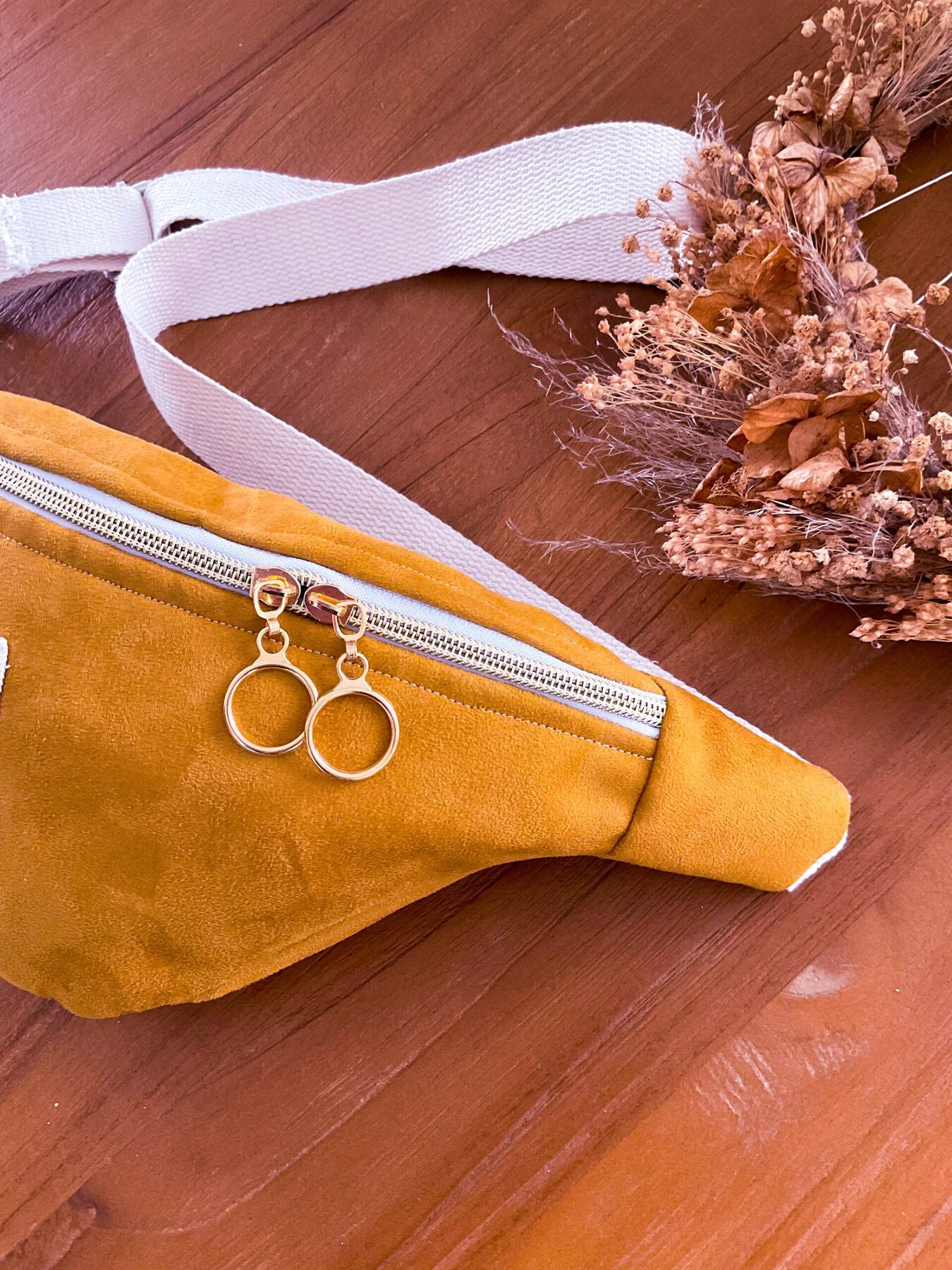 Sac banane velours jaune moutarde