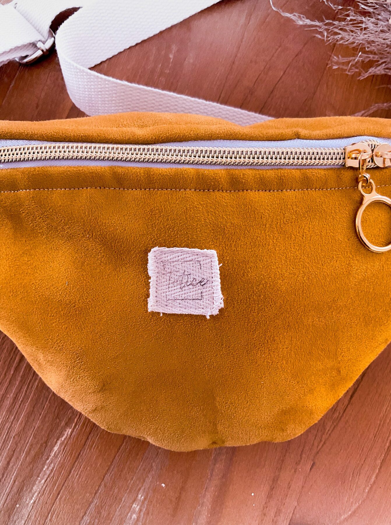 Sac banane velours jaune moutarde