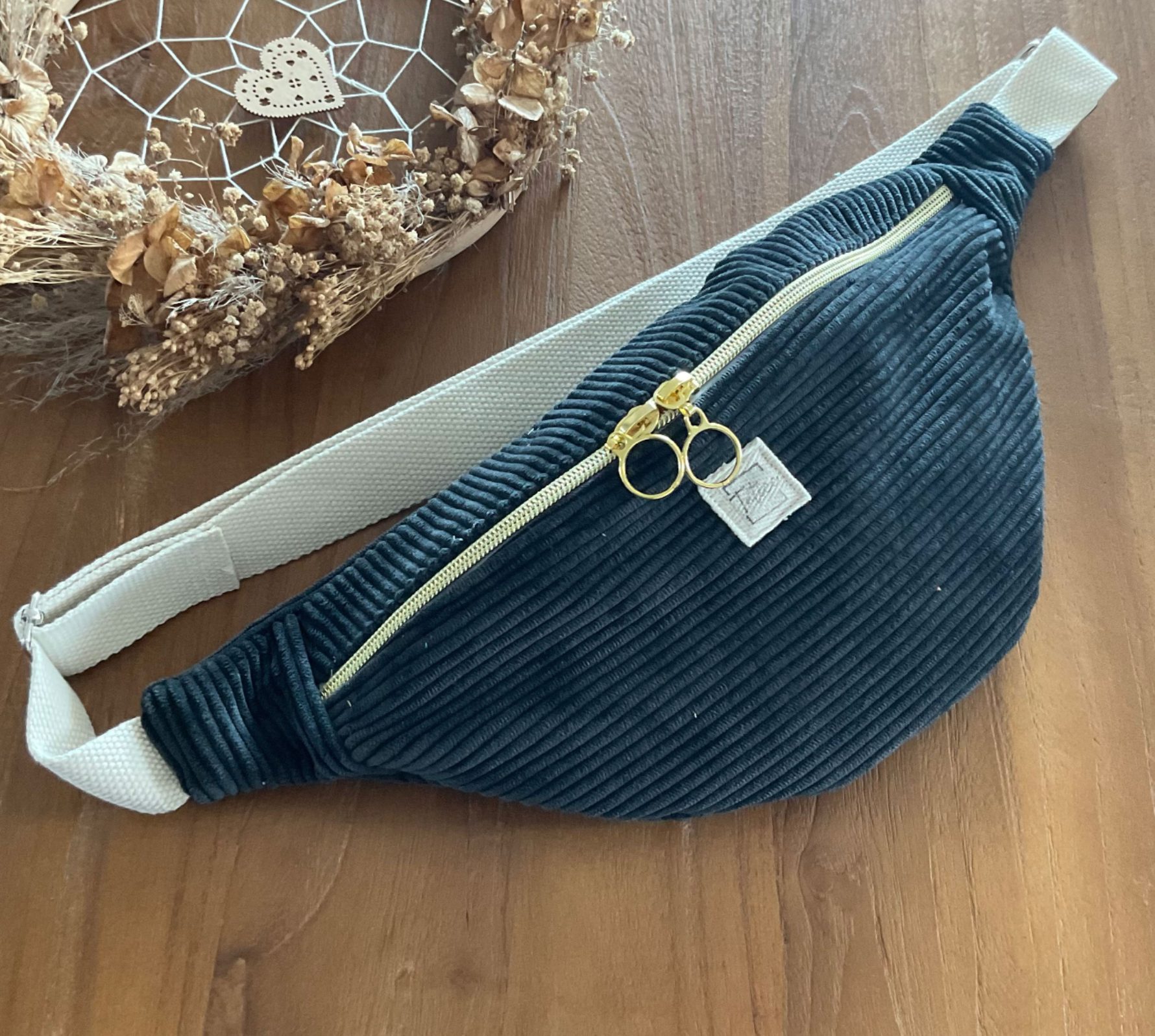 Sac banane velours côtelé noir