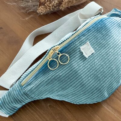 Sac banane velours côtelé bleu ciel