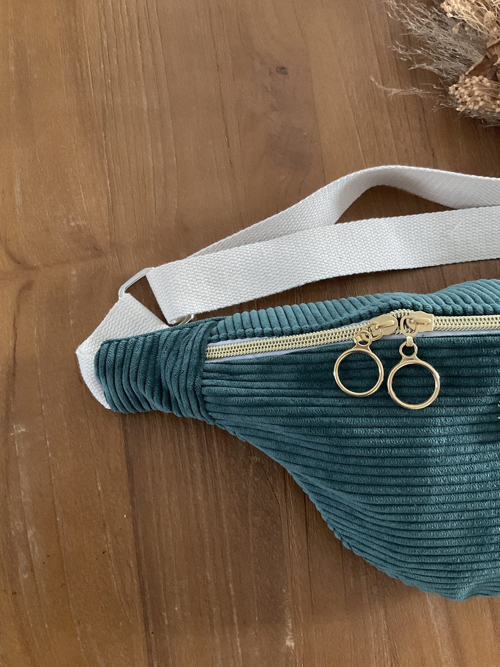 Sac banane velours côtelé vert sapin