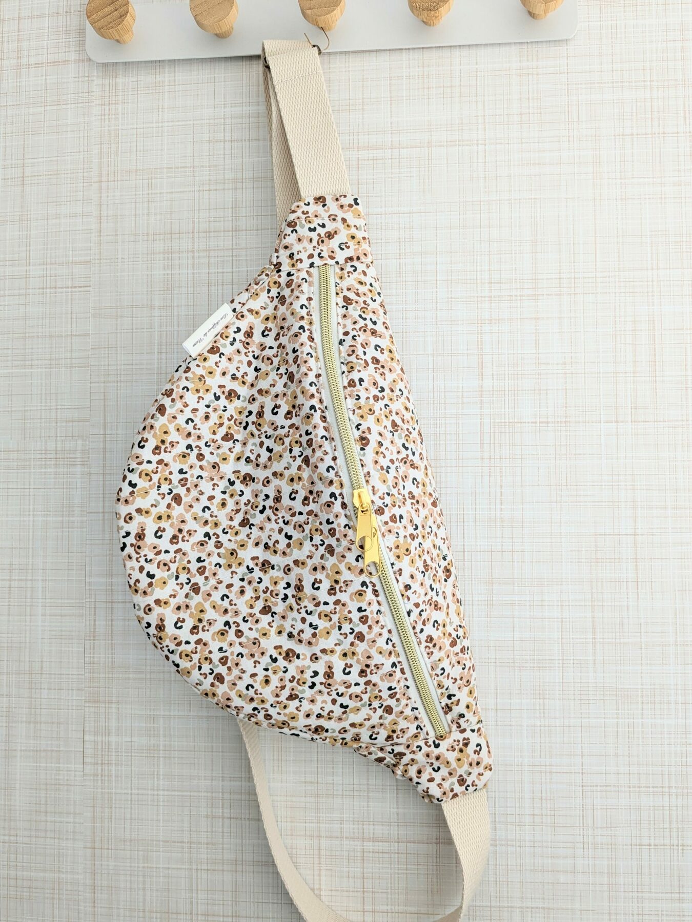sac banane léopard matelassé, double poche intérieur – Image 4