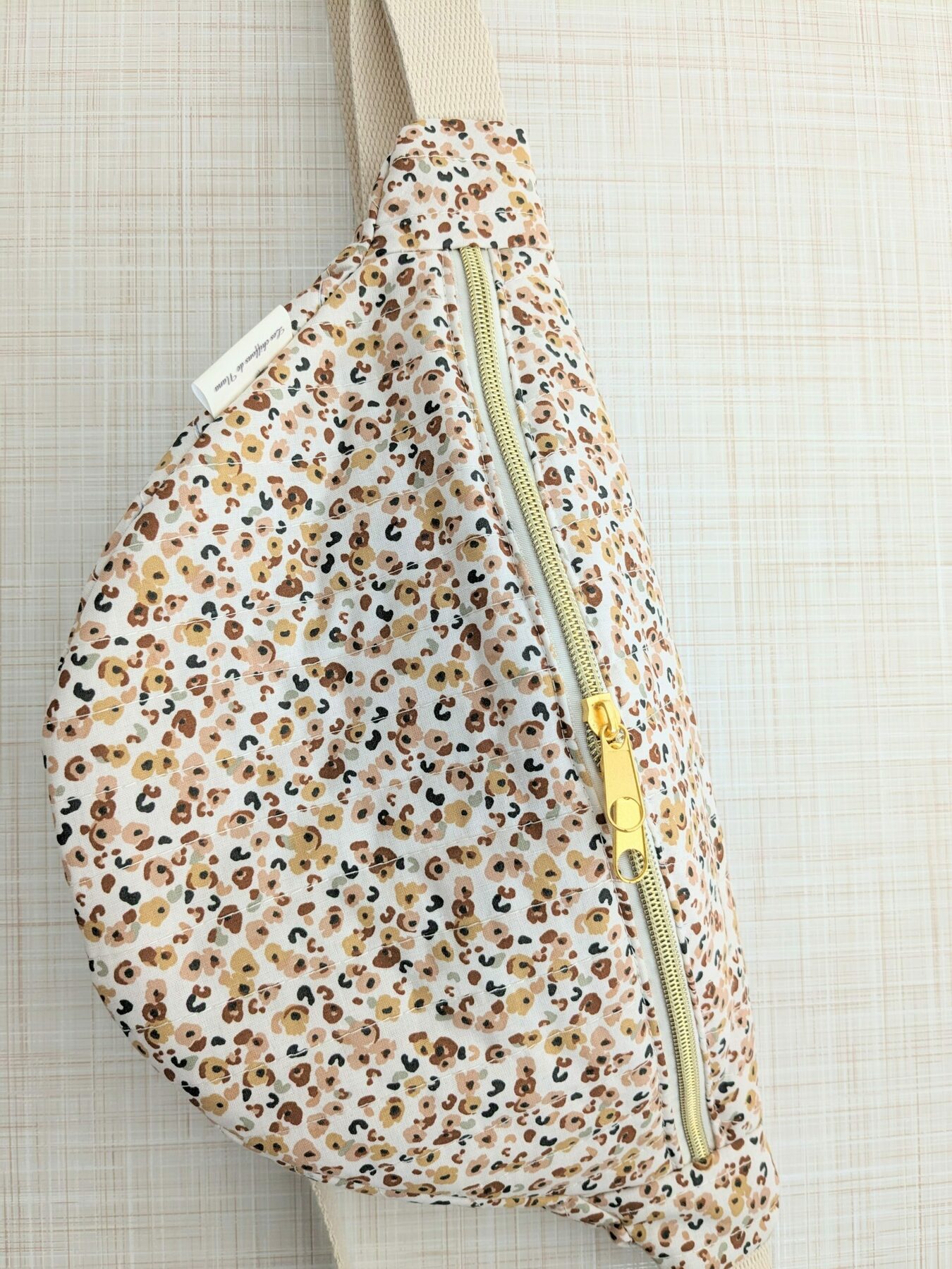sac banane léopard matelassé, double poche intérieur – Image 5