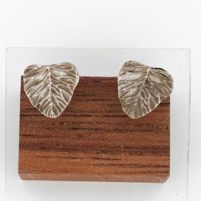 Boucles d'oreilles bronze de feuille (clou d'oreilles)