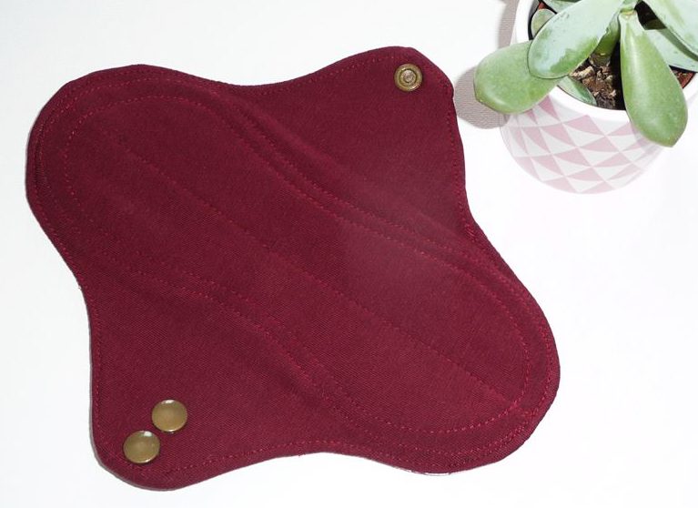 Serviette Hygiénique Lavable pour débuts et fins de cycle à flux normaux - EVENTAILS BORDEAUX (S) - Zéro déchet - shl - serviette périodique