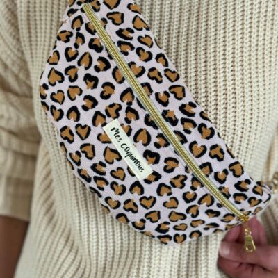 Sac banane en velours - léopard rose