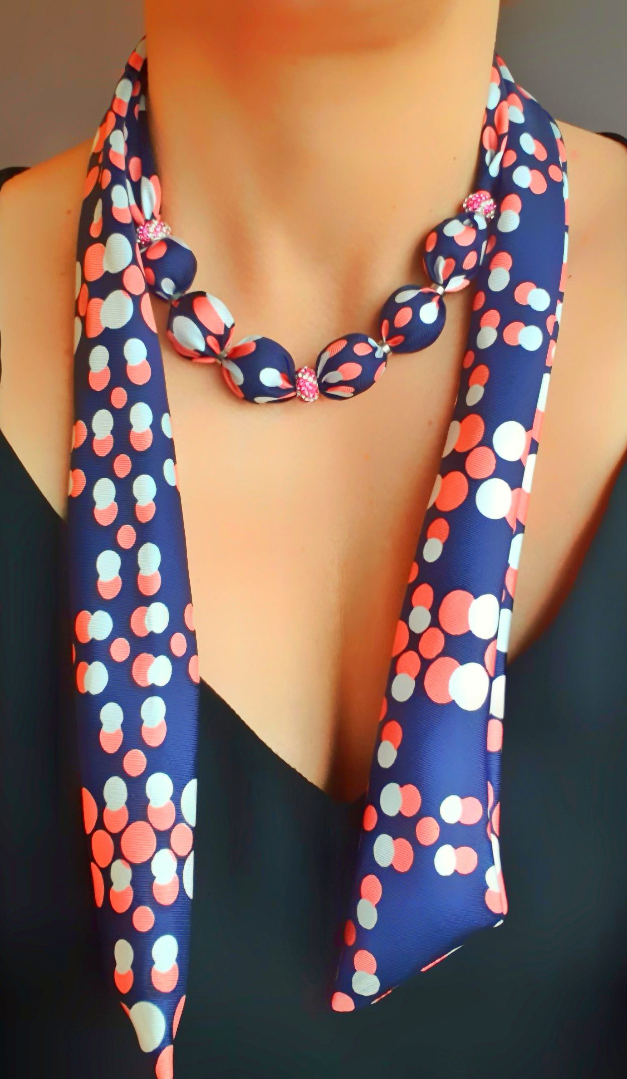 Collier en soie BaTistine – Image 2