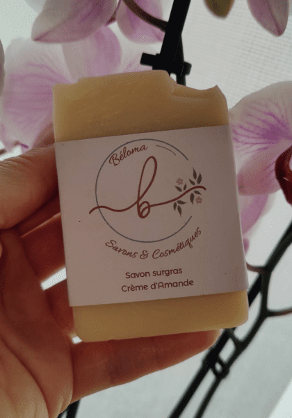 Savon crème d'amande avec étiquette