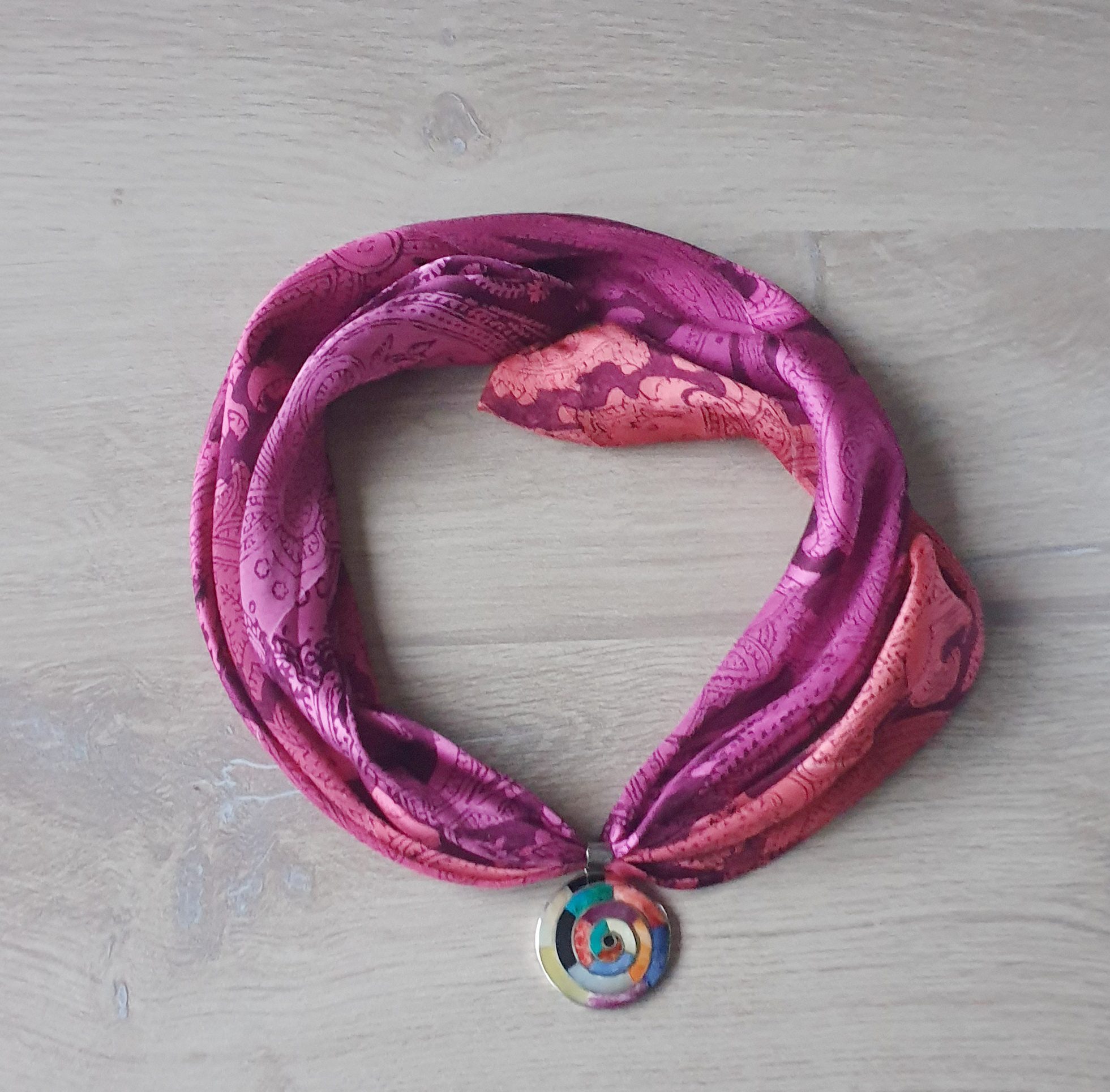 Collier en soie Aurore – Image 3