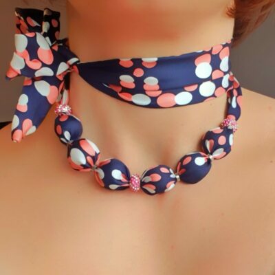 Collier en soie BaTistine