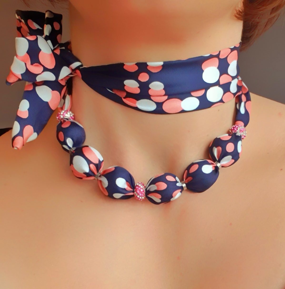 Collier en soie BaTistine