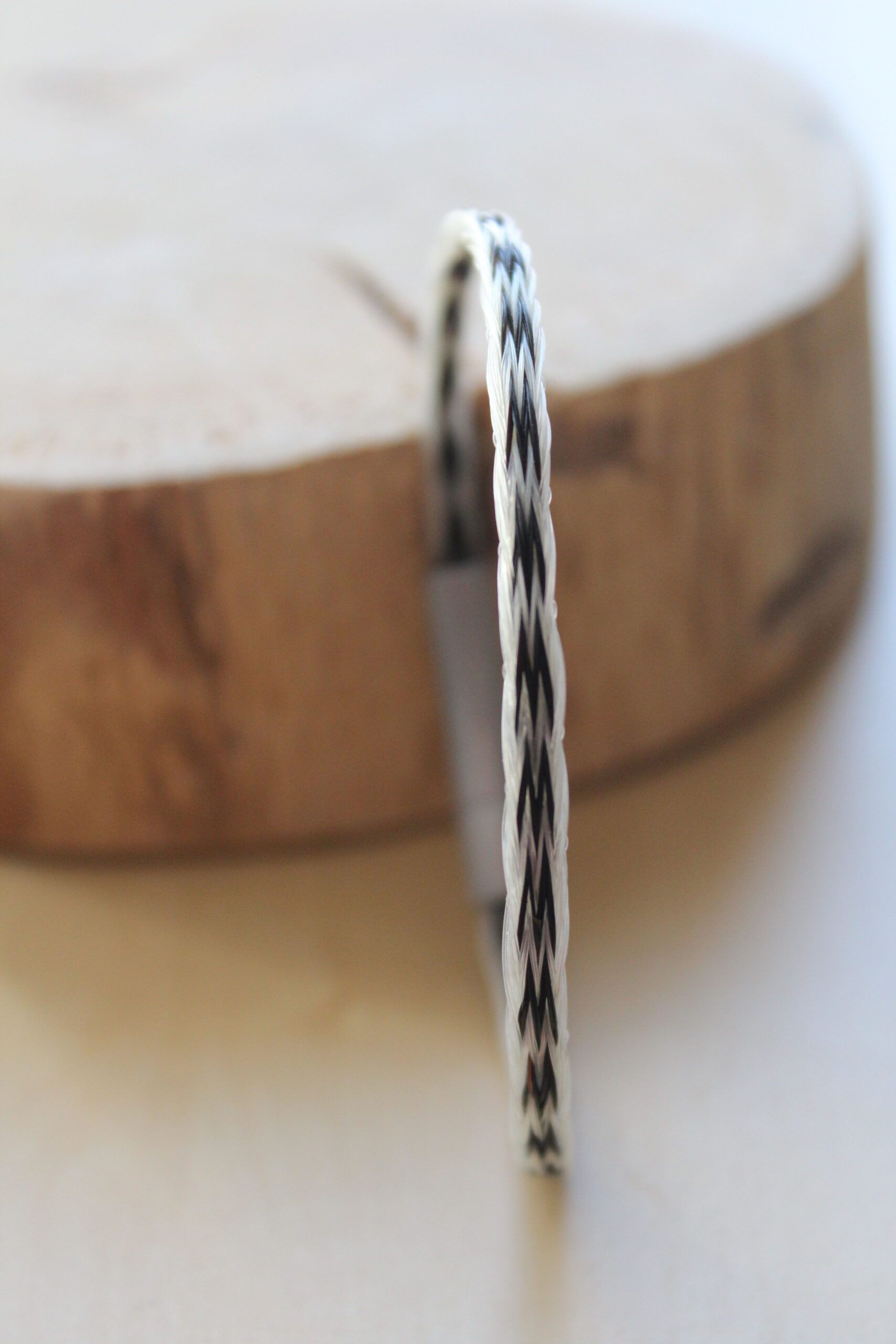 Bracelet tissé "W"