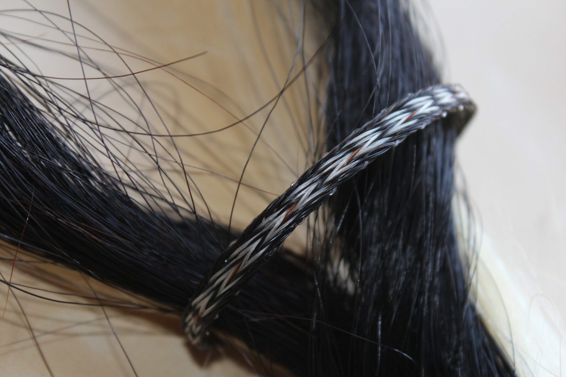 Bracelet tissé "W"