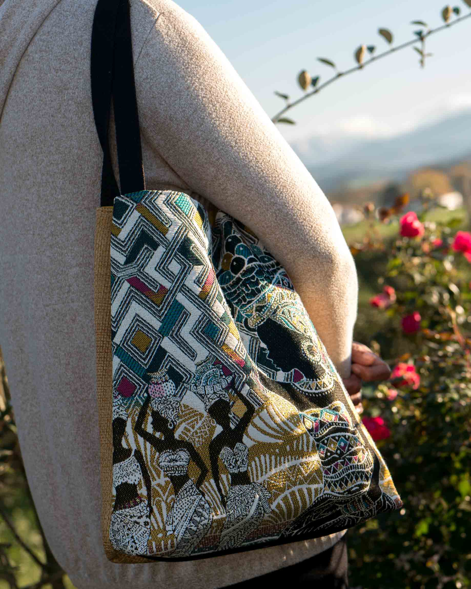 sac motif femmes africaines porté épaule
