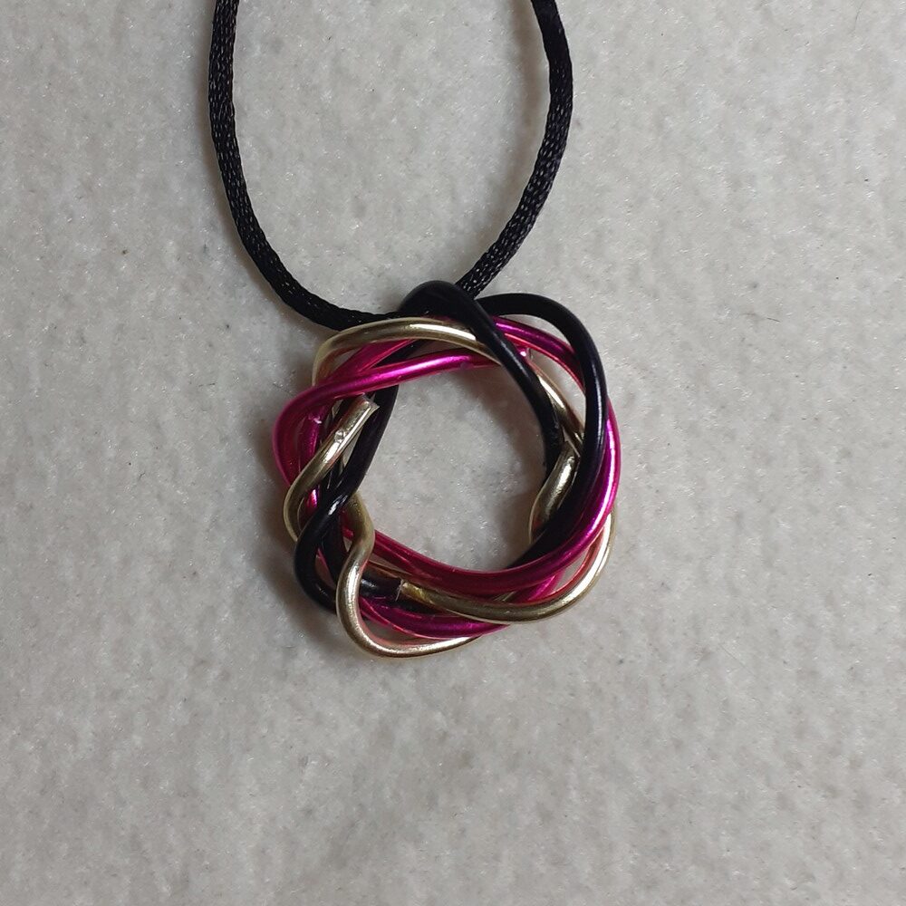 coller tricolore anneau