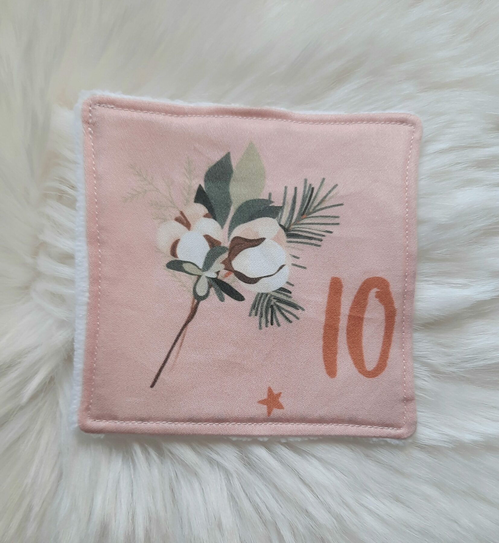 Lot de 4 Lingettes Démaquillantes Lavables - Noël Scandinave, Éponge de Bambou & Popeline de Coton, Fabriquées en France, Certifiées Oeko-Tex – Image 3