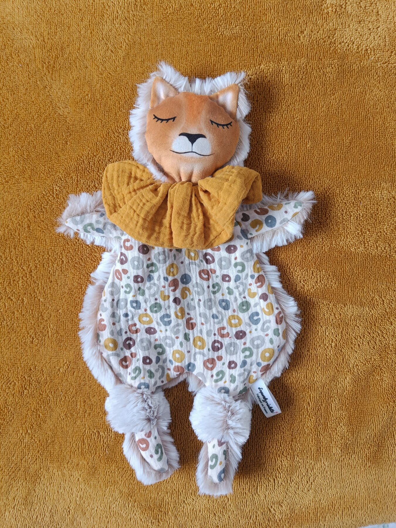 Doudou lion personnalisé en double gaze & fourrure – Image 5