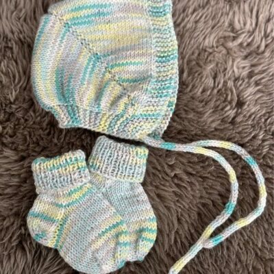 Bonnet Béguin avec chaussettes