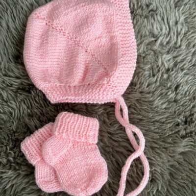 Bonnet Béguin avec chaussettes
