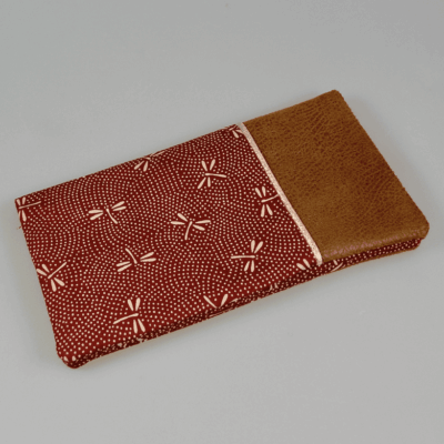 Porte chéquier et cartes en coton japonais rouge et écru, simili cuir marron