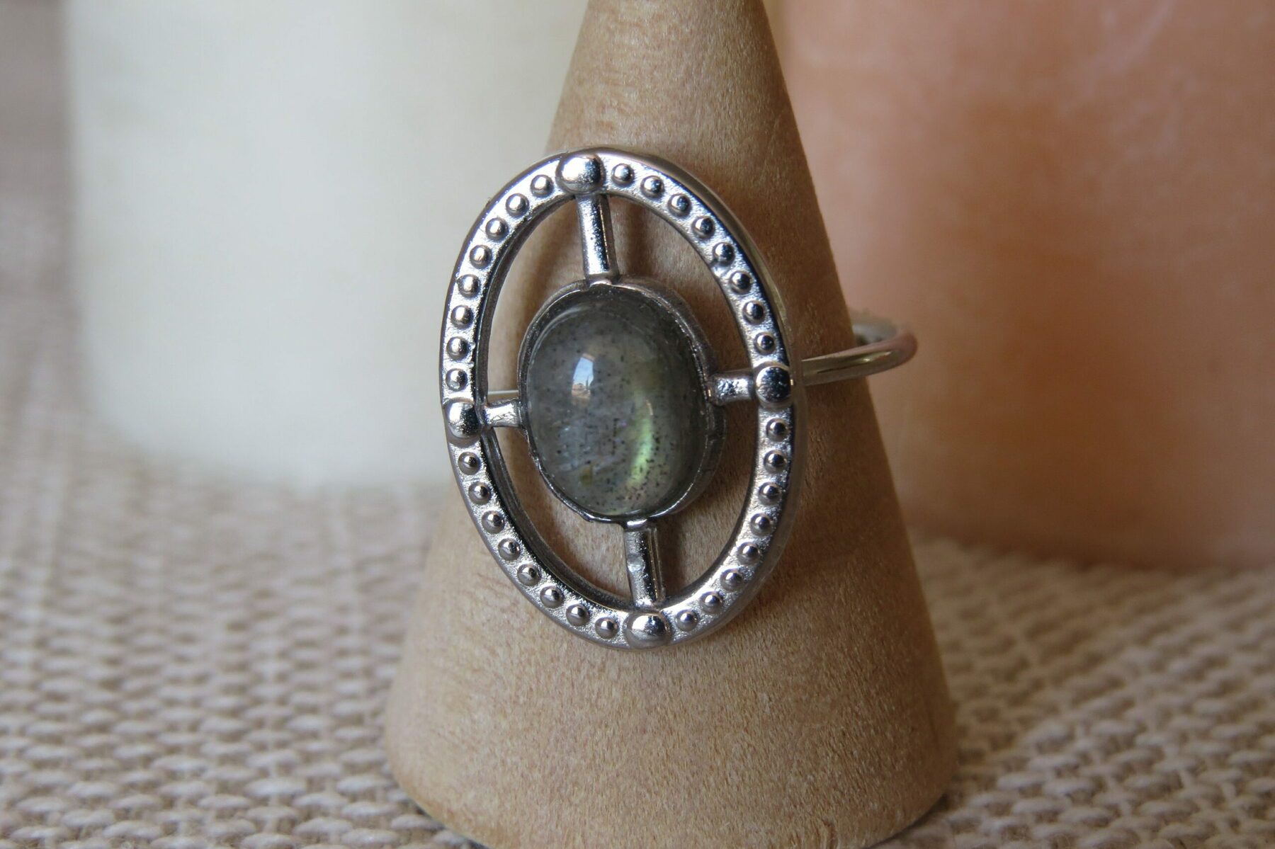 Bague Constance - Labradorite et acier inoxydable – Image 3