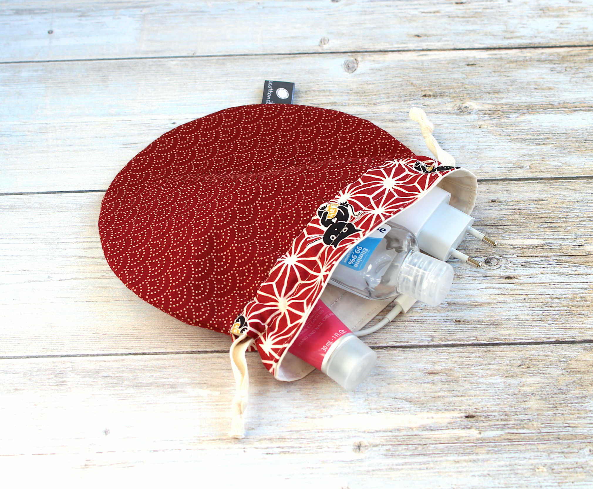 pochette chargeurs et cables
